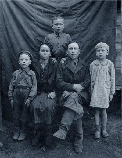 Бакшеев Иннокентий Максимович с семьёй