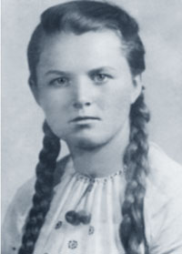 Осипа Яхницкая, 17 лет. 1942 г.